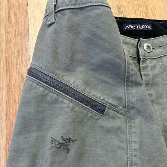 Arc’teryx Hiking Shorts - Picture 2 of 6